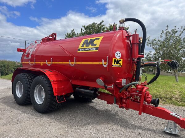 NC 3000Gal Tandem axle slurry tanker - Image 2