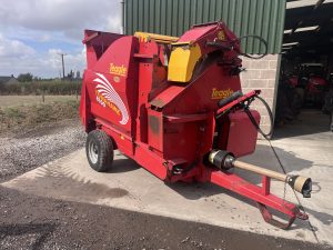 Teagle Tomahawk 8100 straw chopper